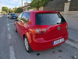Rojo Usado 2006 VW Golf V Sportline Berlina | 4500 € (Precio justo)