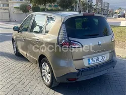 Beige Usado 2015 Renault Scénic III Dynamique Monovolumen | 5200 € (Buen precio)
