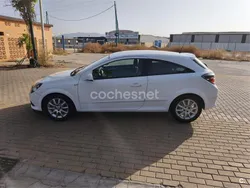 Blanco Usado 2006 Opel Astra GTC Enjoy Berlina | 3600 € (Precio justo)