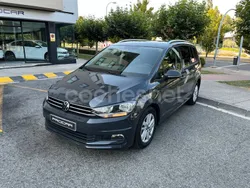 Gris / plata Usado 2021 VW Touran Advance Monovolumen | 21.500 € (Buen precio)