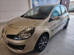 Beige Usado 2007 Renault Clio II Authentique Berlina | 2790 € (Buen precio)