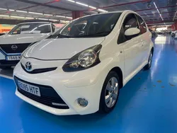 Blanco Usado 2013 Toyota Aygo City Utilitario | 6990 € (Precio justo)