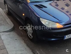 Azul Usado 2002 Peugeot 206 Berlina | 2000 € (Precio justo)
