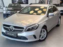 Gris / plata Usado 2016 Mercedes A200 AMG line Berlina | 23.900 € (Caro)