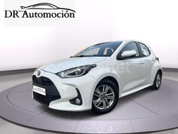 Blanco Usado 2023 Toyota Yaris Hybrid Business Edition Berlina | 14.490 € (Buen precio)