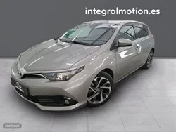 Gris Usado 2017 Toyota Auris Hybrid Business Edition Berlina | 16.990 € (Un poco caro)