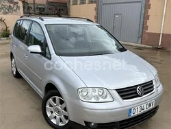 Gris / plata Usado 2005 VW Touran Trendline Monovolumen | 8500 € (Un poco caro)