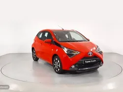 Rojo Usado 2021 Toyota Aygo X-play Utilitario | 13.900 € (Un poco caro)