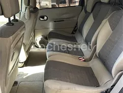 Gris / plata Usado 2005 Renault Scénic II Expression Monovolumen | 1700 € (Precio justo)