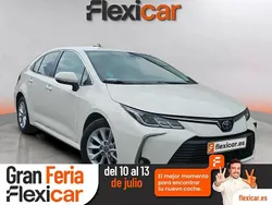Blanco Usado 2023 Toyota Corolla Business Edition Berlina | 20.990 € (Precio justo)