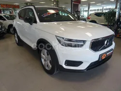 Blanco Usado 2021 Volvo XC40 Momentum SUV | 23.499 € (Precio justo)