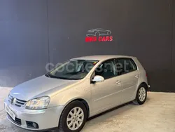 Gris / plata Usado 2006 VW Golf V Highline Berlina | 5499 € (Precio justo)