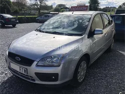 Gris / plata Usado 2007 Ford Focus Ambiente Berlina | 4500 € (Precio justo)