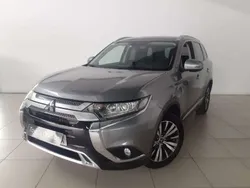 Gris Usado 2018 Mitsubishi Outlander Motion SUV | 20.340 € (Precio justo)