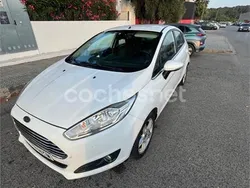 Blanco Usado 2014 Ford Fiesta Titanium Utilitario | 6499 € (Precio justo)