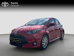 Rojo Usado 2024 Toyota Yaris Hybrid Active Berlina | 20.900 € (Precio justo)