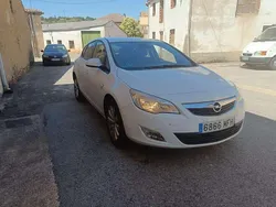 Blanco Usado 2012 Opel Astra Excellence Utilitario | 6500 € (Buen precio)
