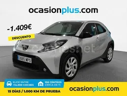 Gris / plata Usado 2024 Toyota Aygo Play Utilitario | 15.500 € (Precio justo)