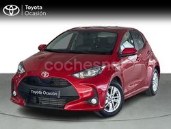 Rojo Usado 2024 Toyota Yaris Berlina | 18.900 € (Precio justo)