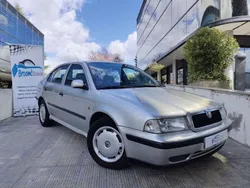 Gris Usado 2000 Skoda Octavia Elegance Utilitario | 2490 €