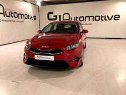 Rojo Nuevo 2025 Kia Ceed Familiar | 25.491 € (Un poco caro)