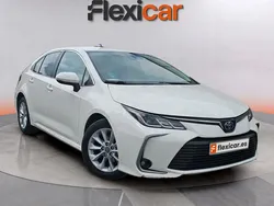 Blanco Usado 2023 Toyota Corolla Business Edition Berlina | 18.590 € (Buen precio)
