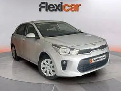 Gris Usado 2018 Kia Rio Berlina | 9290 € (Buen precio)