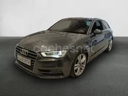 Gris / plata Usado 2013 Audi A3 Attraction Berlina | 13.900 € (Caro)