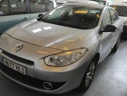 Gris / plata Usado 2012 Renault Fluence Berlina | 4990 € (Precio justo)