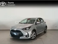 Gris / plata Nuevo 2024 Toyota Yaris Hybrid Active Berlina | 21.800 € (Precio justo)
