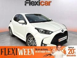 Blanco Usado 2023 Toyota Yaris Hybrid Style Berlina | 18.990 € (Buen precio)