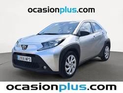 Gris Usado 2024 Toyota Aygo Play Utilitario | 14.228 € (Precio justo)