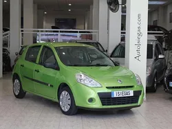 Verde Usado 2009 Renault Clio II Authentique Utilitario | 5900 € (Caro)