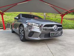 Gris / plata Usado 2019 Mercedes A180 Berlina | 22.900 € (Precio justo)