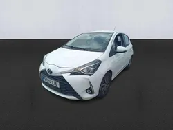 Blanco Usado 2019 Toyota Yaris Active Utilitario | 12.500 € (Precio justo)