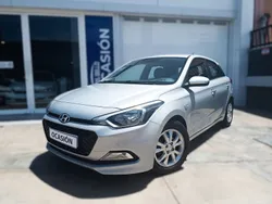 Gris Usado 2016 Hyundai i20 Utilitario | 11.900 € (Un poco caro)