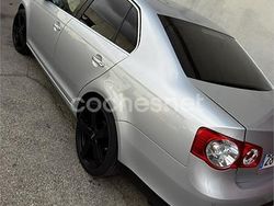 Gris / plata Usado 2009 VW Jetta Highline Berlina | 6990 € (Super precio)