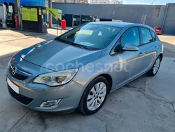 Gris / plata Usado 2011 Opel Astra Enjoy Berlina | 7800 € (Precio justo)