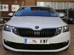 Blanco Usado 2019 Skoda Octavia Style Familiar | 16.200 € (Precio justo)