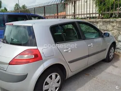 Gris / plata Usado 2007 Renault Mégane II Dynamique Berlina | 2000 € (Precio justo)