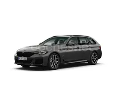 Gris / plata Usado 2021 BMW 530 Comfort Edition Familiar | 42.500 €