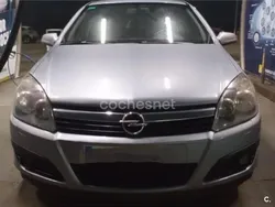 Gris / plata Usado 2006 Opel Astra Cosmo Berlina | 2300 € (Precio justo)