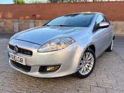 Gris / plata Usado 2009 Fiat Bravo Dynamic Utilitario | 2999 € (Precio justo)