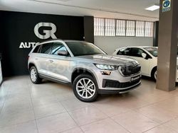 Gris / plata Usado 2023 Skoda Kodiaq Ambition SUV | 23.990 € (Super precio)
