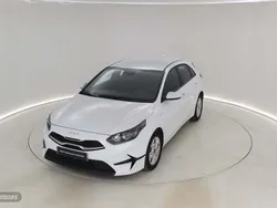 Blanco Usado 2025 Kia Ceed | 18.990 € (Buen precio)