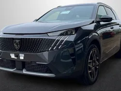 Gris Usado 2025 Peugeot e-5008 Allure SUV | 42.690 €