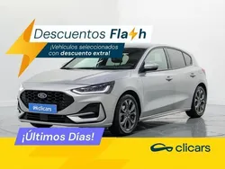 Gris Usado 2023 Ford Focus ST-Line Berlina | 17.990 € (Buen precio)