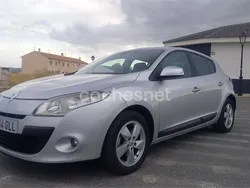 Gris / plata Usado 2010 Renault Mégane III Dynamique Berlina | 5700 € (Un poco caro)