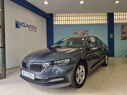 Gris Usado 2021 Skoda Octavia Ambition Utilitario | 18.490 € (Precio justo)