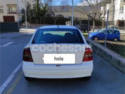 Blanco Usado 2003 Opel Astra Edition Berlina | 1950 € (Precio justo)